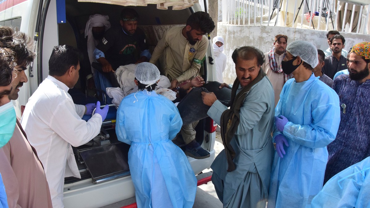 Flere titalls døde etter flere eksplosjoner i Pakistan