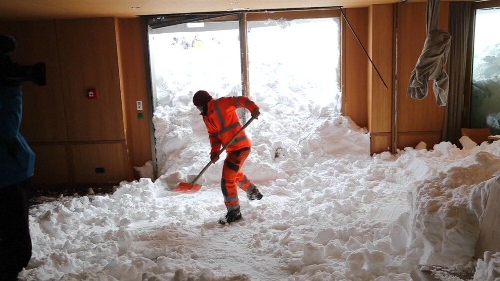 Store snømengder skaper kaos og død i Alpane