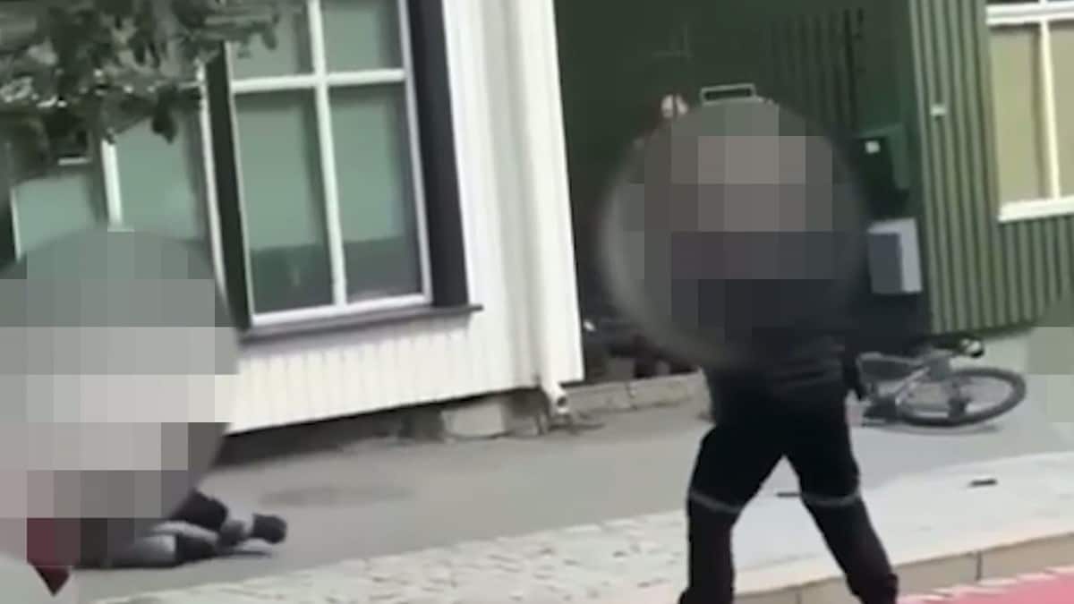 Her skyter politimannen: – Som jeg leser det, løfter han kniven, klar til hugg