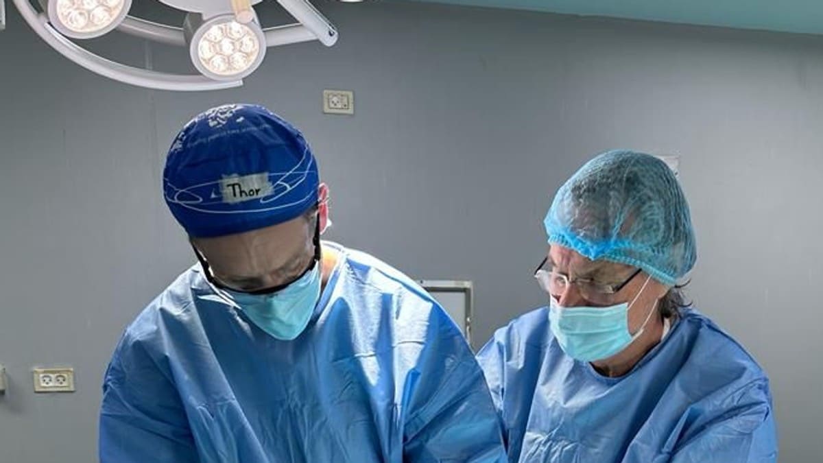 Norsk lege i Gaza: Folk flykter fra sykehuset etter angrep