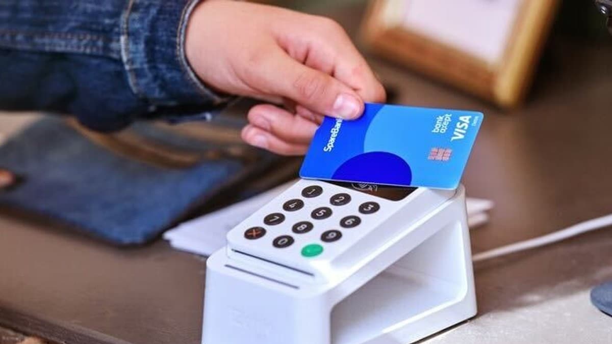 Nesten en halv million kunder uten nettbank i helga