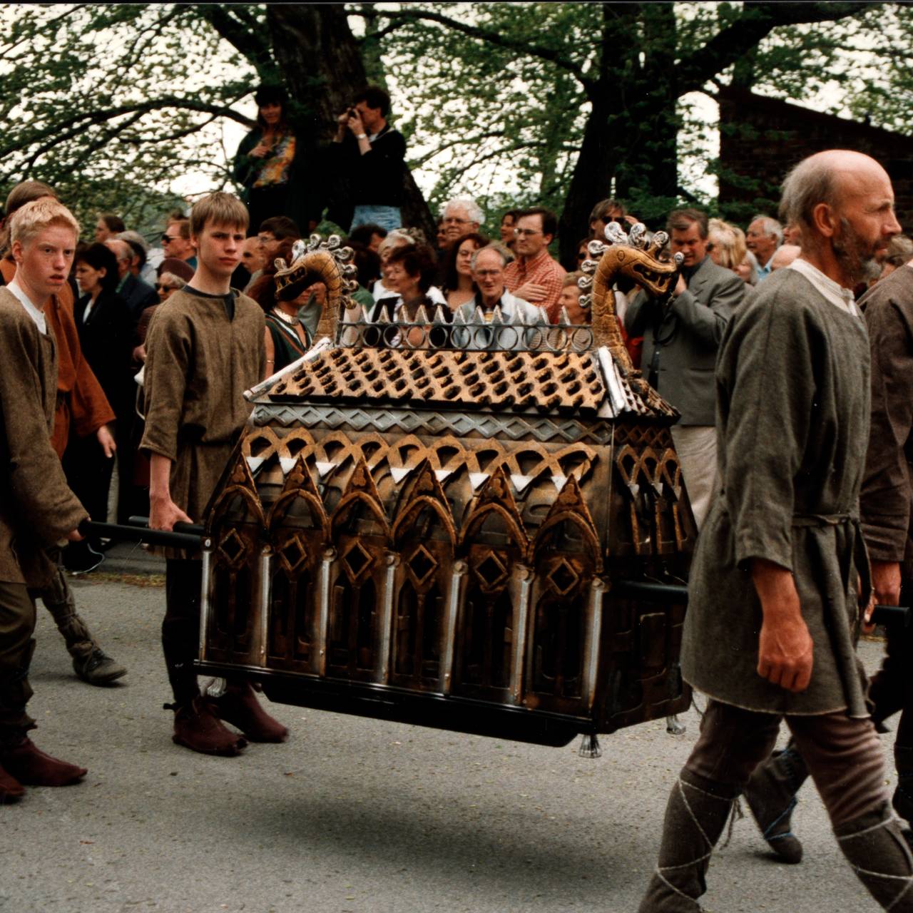 En rekonstruksjon av Olavsskrinet, slik det kan tenkes å ha sett ut, ble laget til feiringen av 1000-årsjubileeet i Trondheim i 1997.