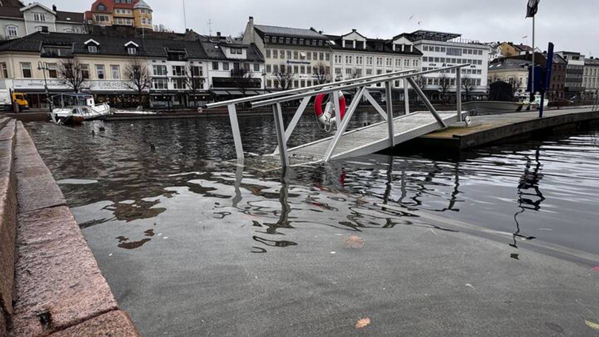 Høy vannstand langs kysten