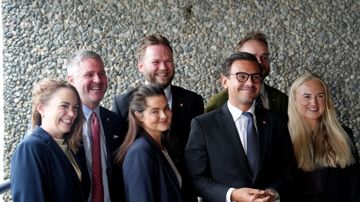 Chris Jørgen Rødland (H) tar over byrådslederstolen fra Christine Meyer (H).

Det er to andre nye fjes i det nye byrådet også. Lise-May Sæle (H) tar over som finansbyråd etter Eirik Tenfjord (H), og Caroline Taule (H) tar over som sosialbyråd etter Charlotte Spurkeland (H).

Reidar Digranes (Sp), Christian FOTO: Vidar Eidhammer/NRK