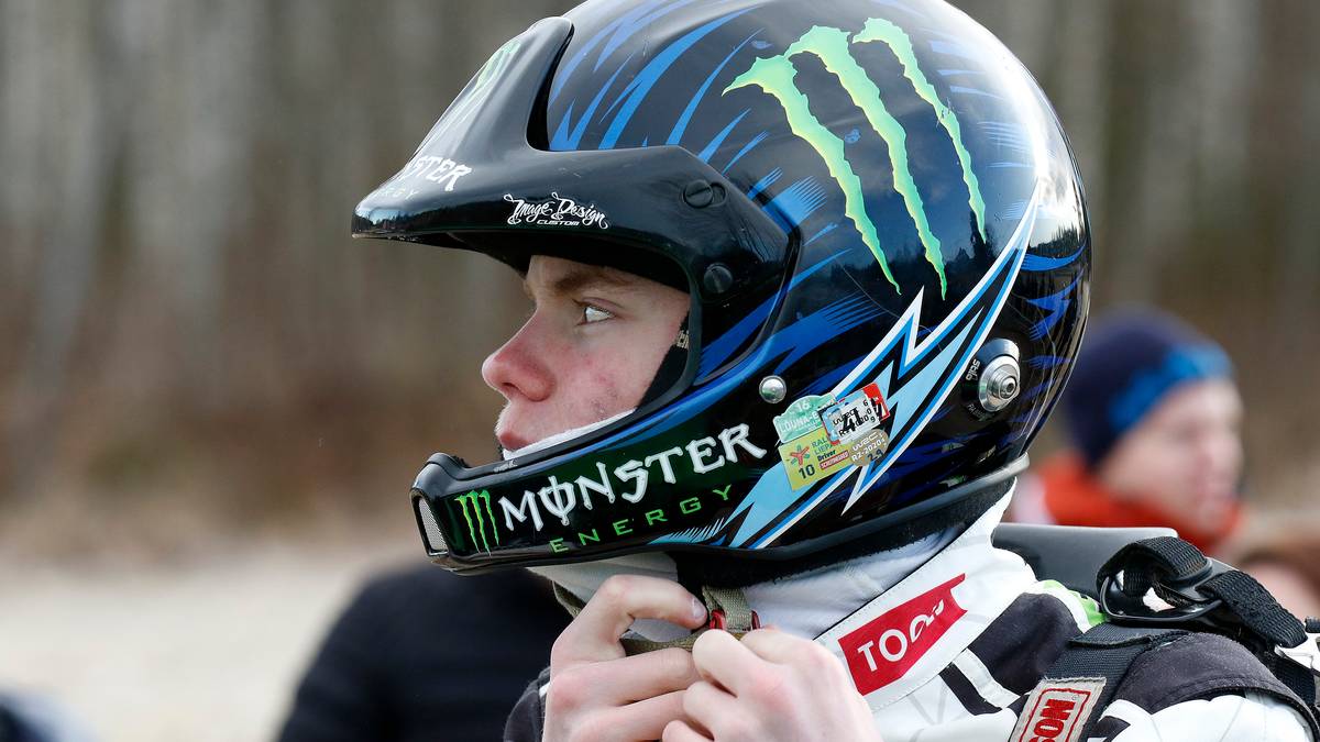 Oliver Solberg leder Rally Monte-Carlo med over ett minutt