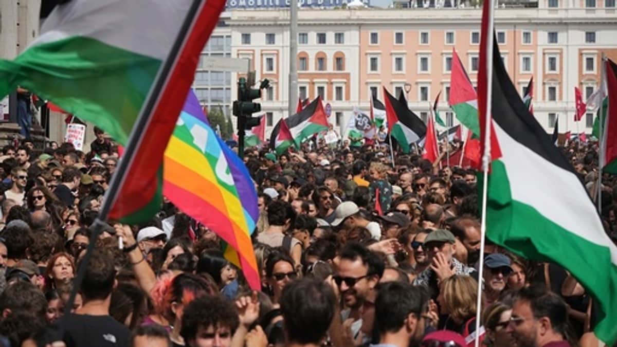 Tusener av italienere streiker i solidaritet med palestinerne i Gaza