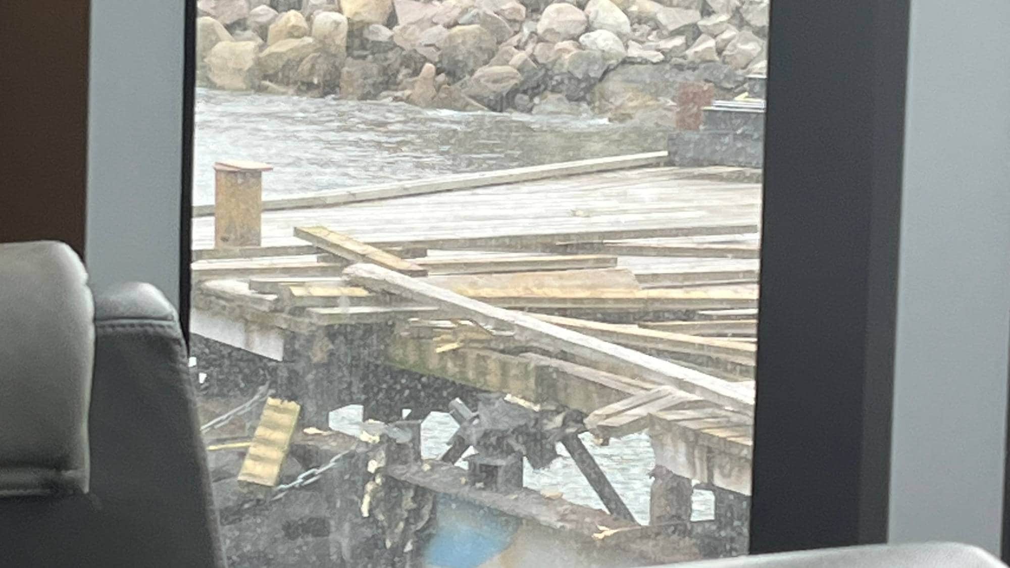 Hurtigbåt dundret i kaia