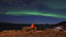 Nordlyset fotografert i Geitvågen nord for Bodø. Når rakettene sendes opp mot nordlyset kan man vente seg et unikt syn, forteller Kjell Bøen.