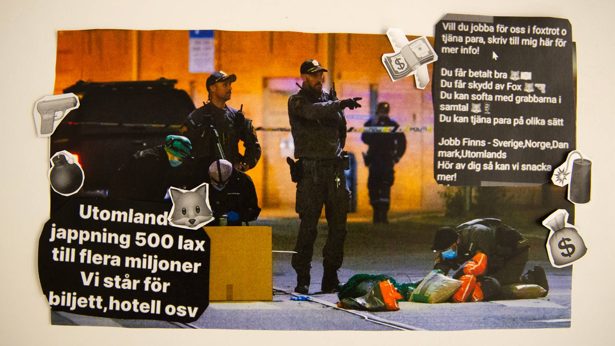 en gruppe mennesker som står ved siden av en bil med panseret åpent