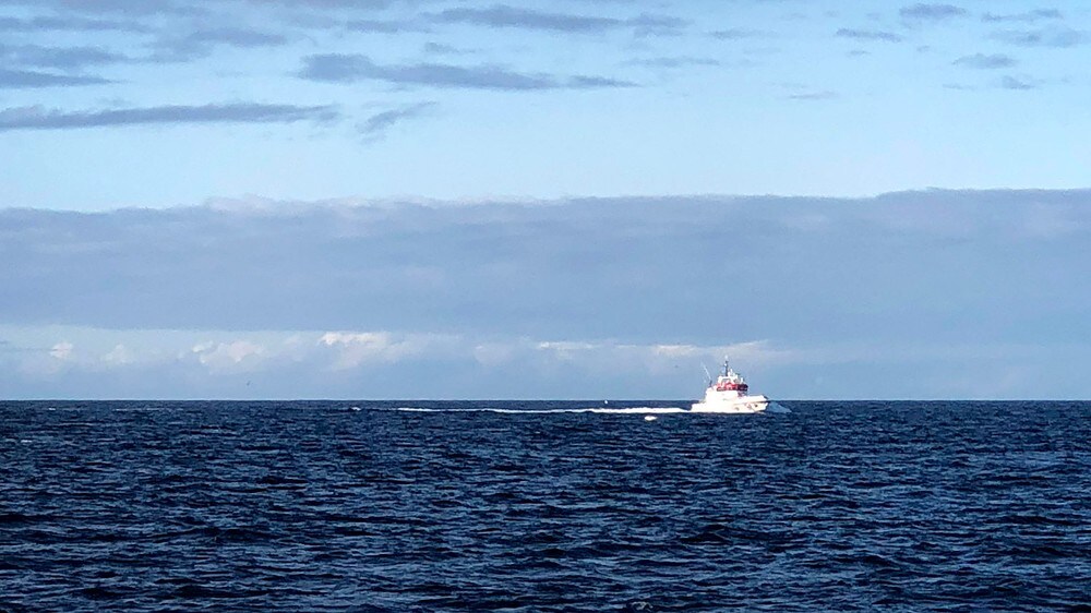 Stor leteaksjon etter savnet mann på havet i Finnmark