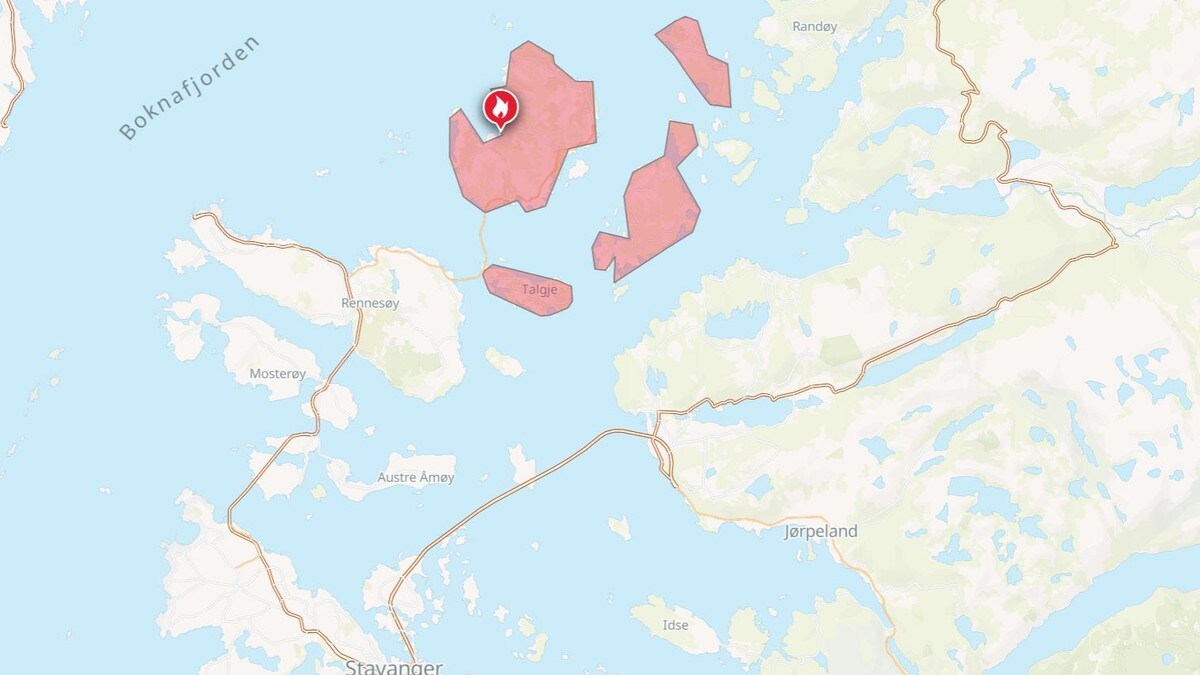Åtte familier er evakuerte etter brann i byggefelt på Finnøy i Stavanger