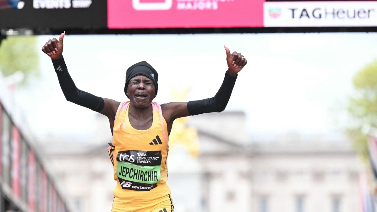 Kenyansk OL-favoritt vant London maraton – slo kvinnefelt-verdensrekord