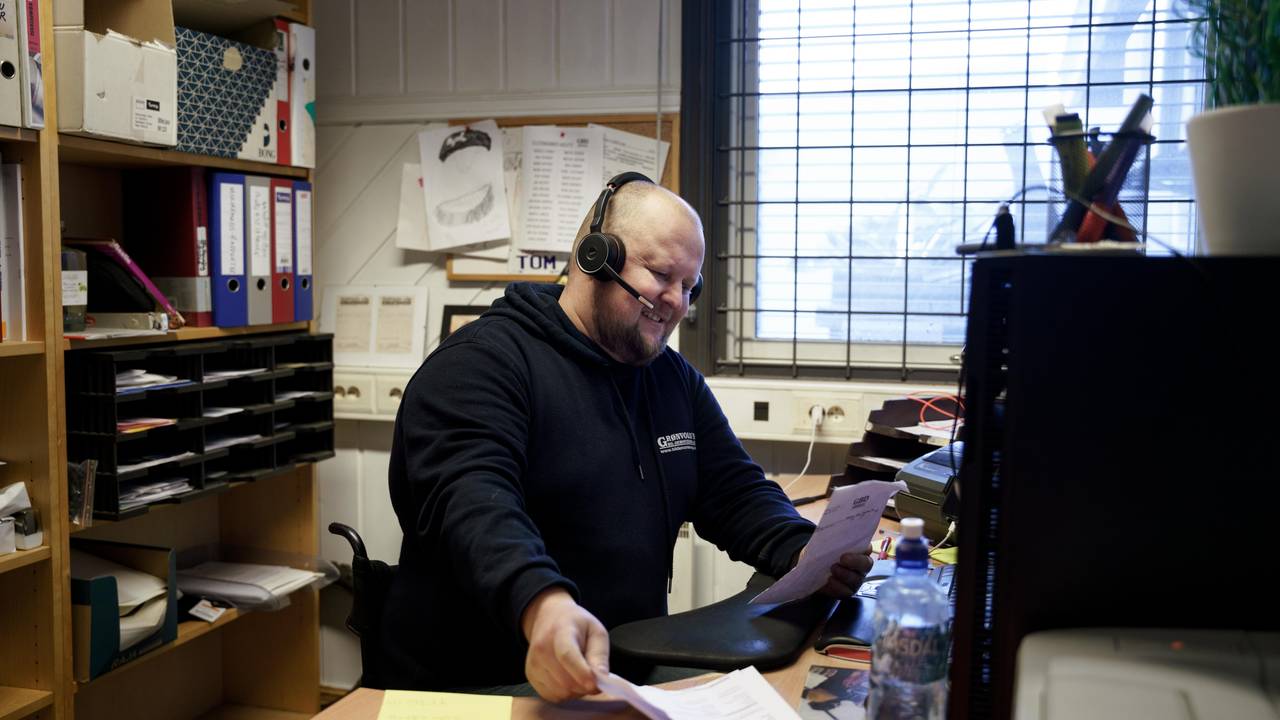 Tom Grønvold er sjefen på bilopphuggeriet