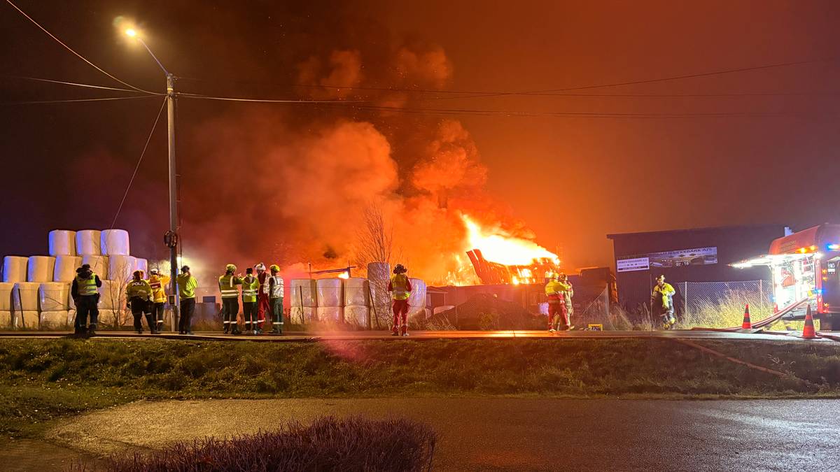Brann i industribygg i Råde