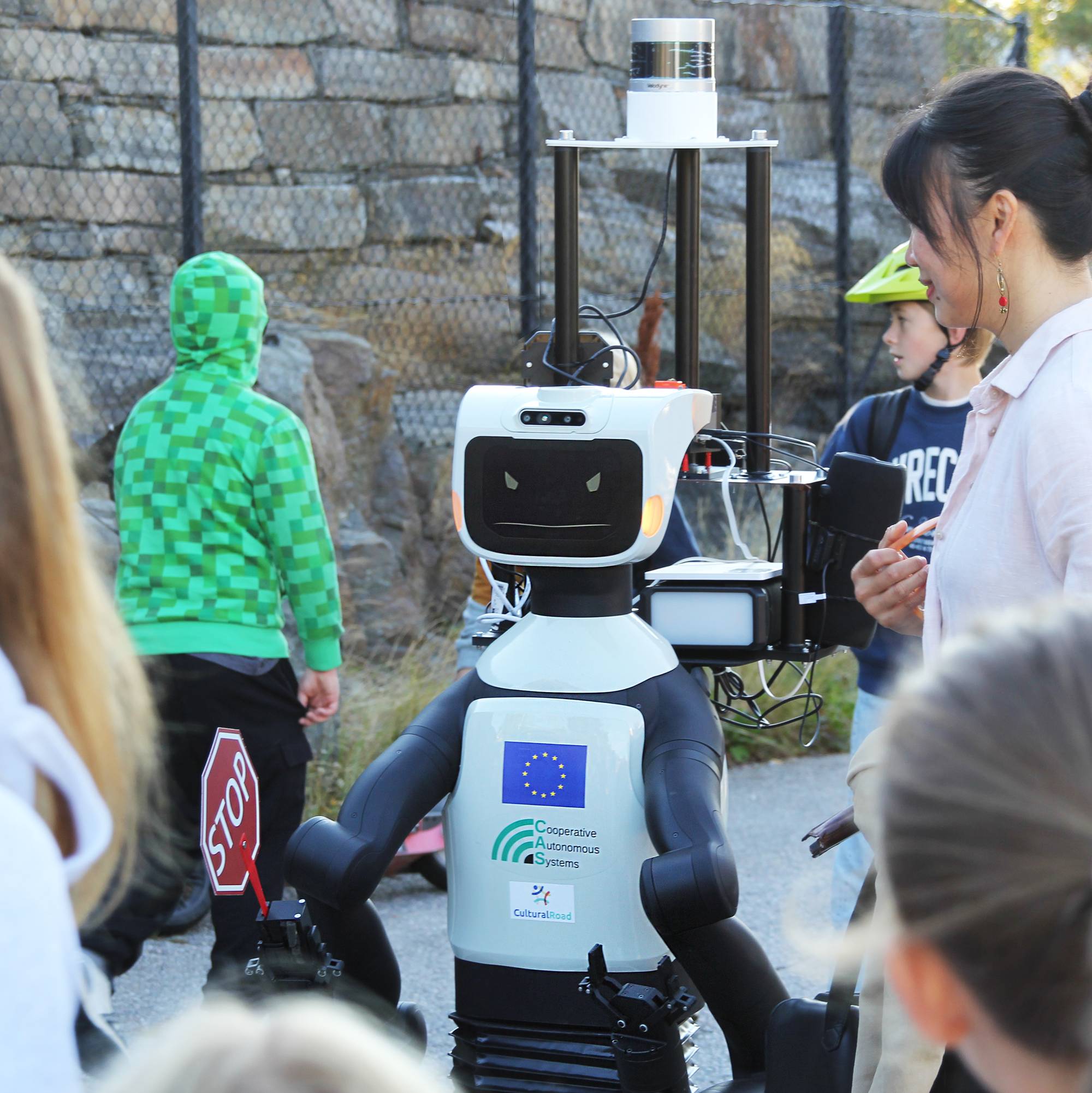 Trafikkrobot testes ut på Slettheia skole