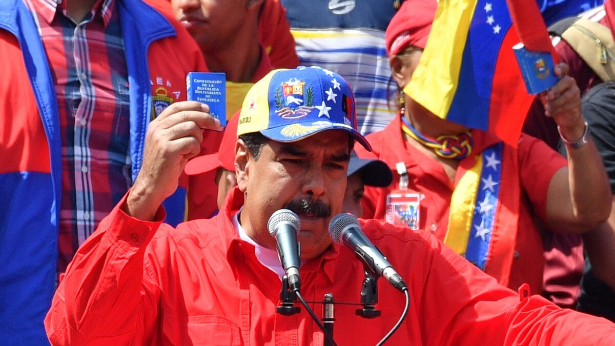 Maduro nektar å gi seg – foreslår nytt parlamentsval