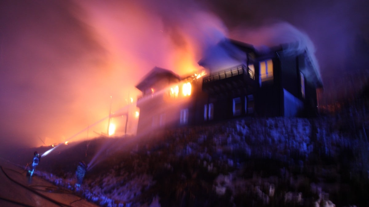 Brann i leilighetskompleks på Voss