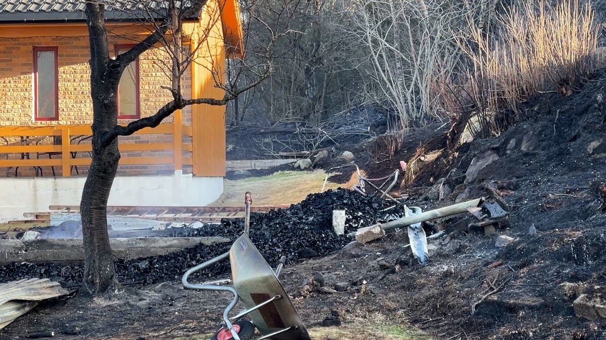 Terrengbrann i Ørland: Dette huset ble så vidt berget av flammene