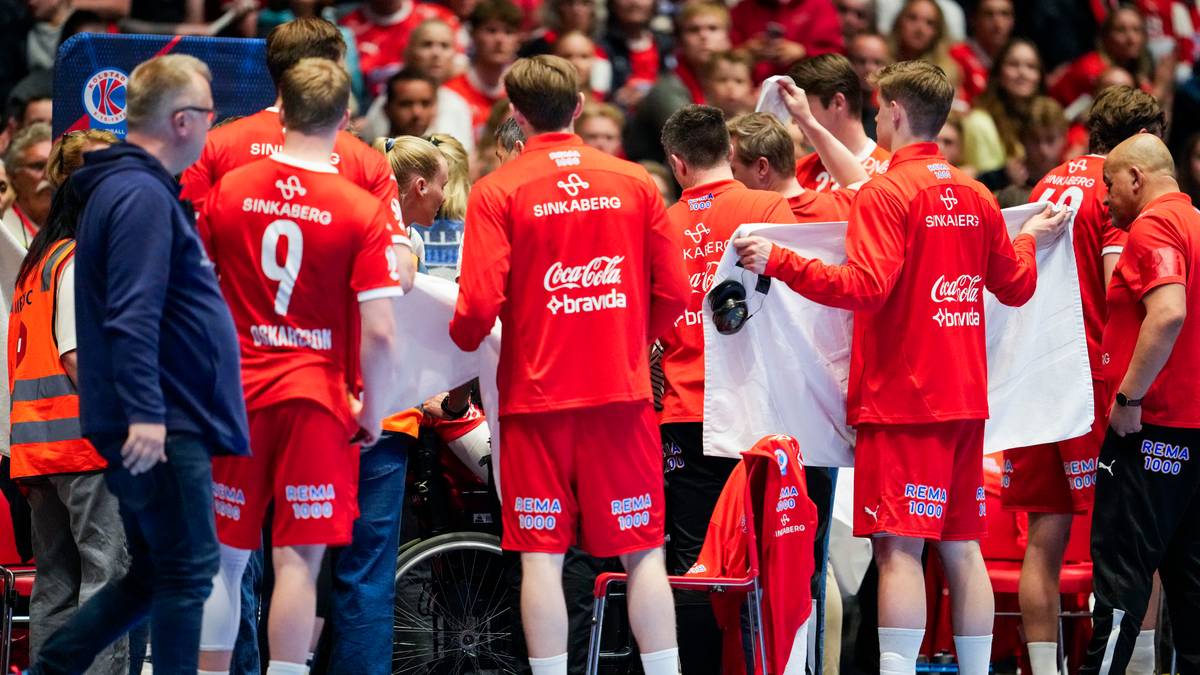 Stjernetrener har endret livet etter han falt om – opererer inn «chip»