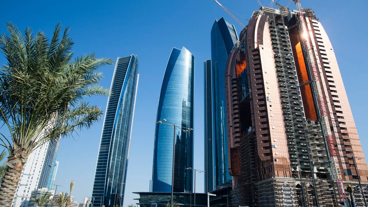 Bygget til Norges ambassade i Abu Dhabi skal være truffet av vrakrester