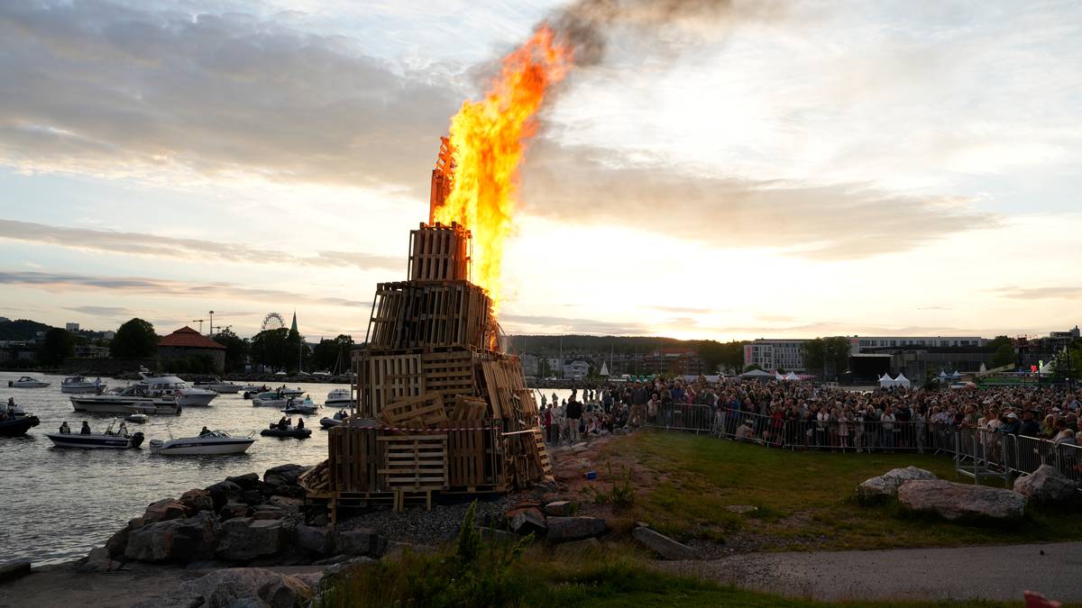 Bålkos og folkefest under sankthansfeiring
