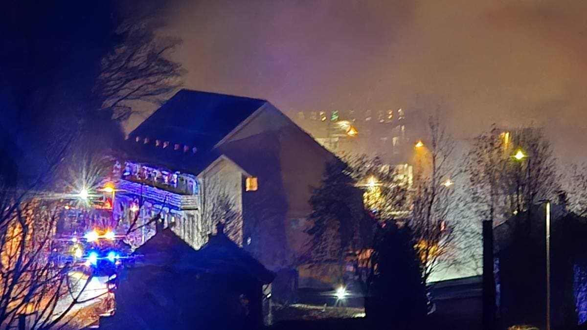 Brann i Øystese – mye røyk