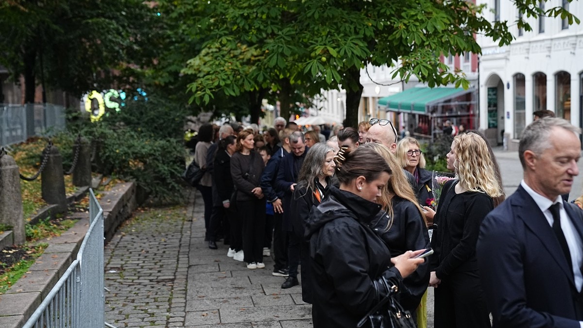 Venter storinnrykk til sørgegudstjenestene Søndag holder alle domkirker og mange kirker over hele landet sørgegudstjenester etter kong Haralds død.