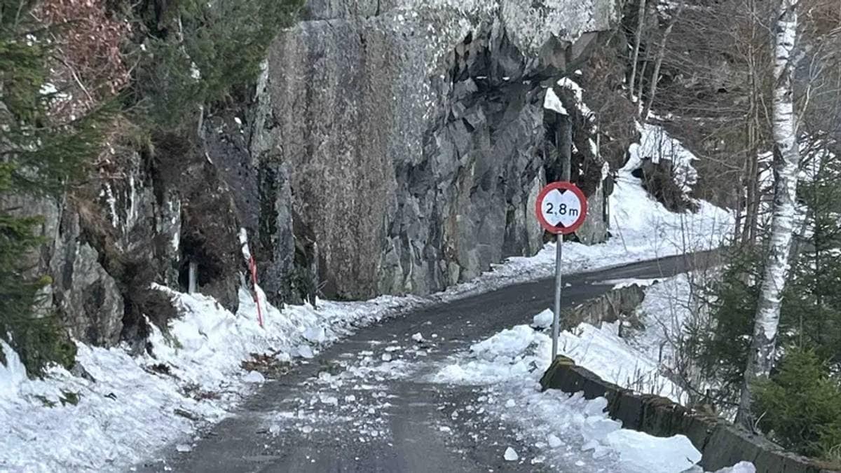 Isras i Tvedestrand - forsøker å stenge veiene