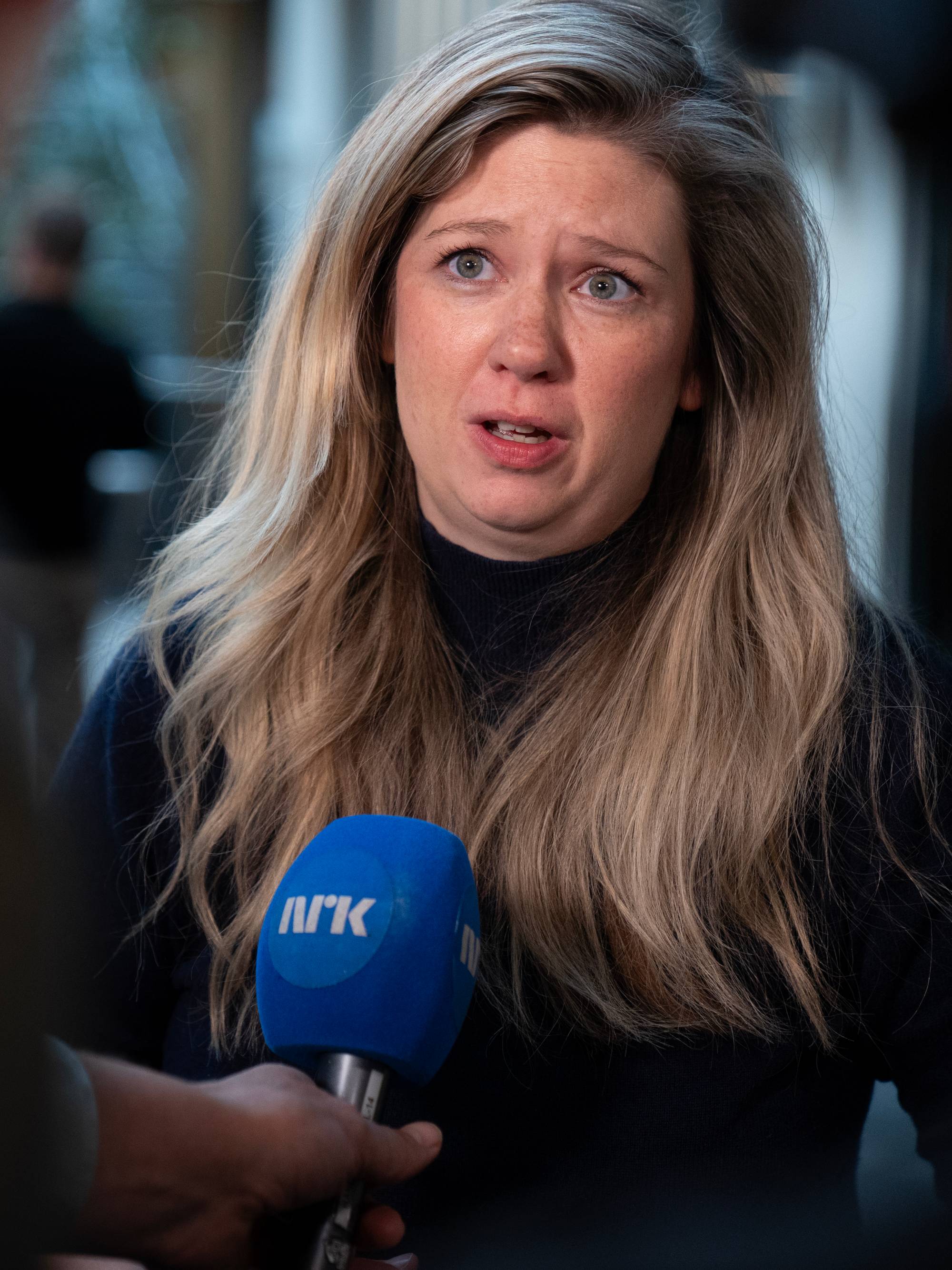 Diverse bilder fra Nyhetsmorgenstudio + intervju til Dagsrevyen