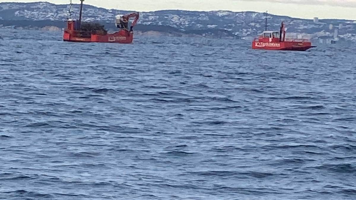Fiskebåt er hevet