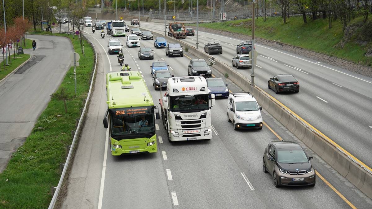 Vil ha elbilene tilbake i kollektivfeltet: – Folk bruker dobbelt så lang tid