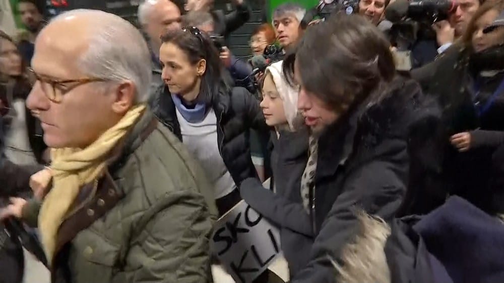 Kaos då Greta Thunberg kom til Madrid med tog