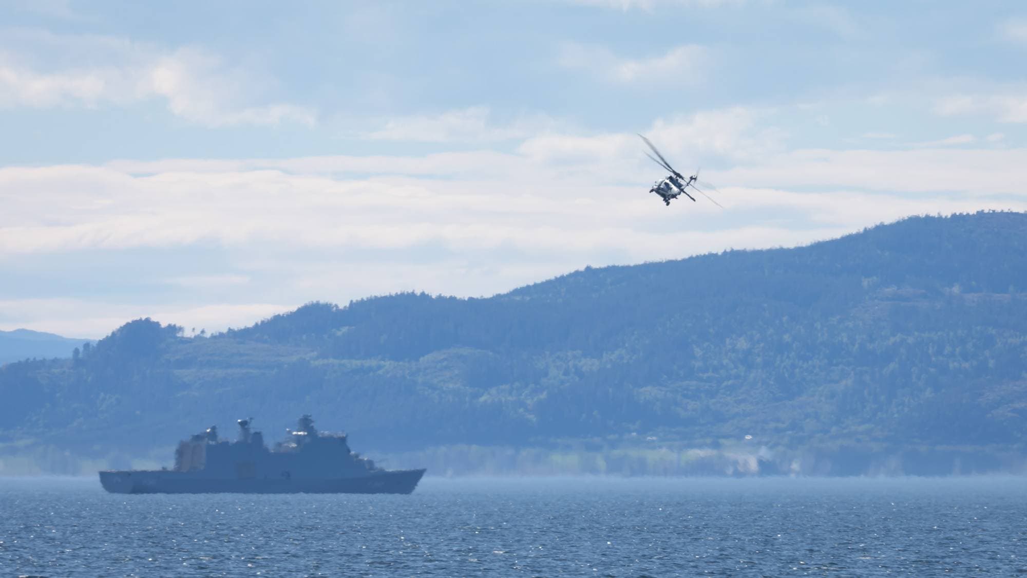 Helikopter og skip