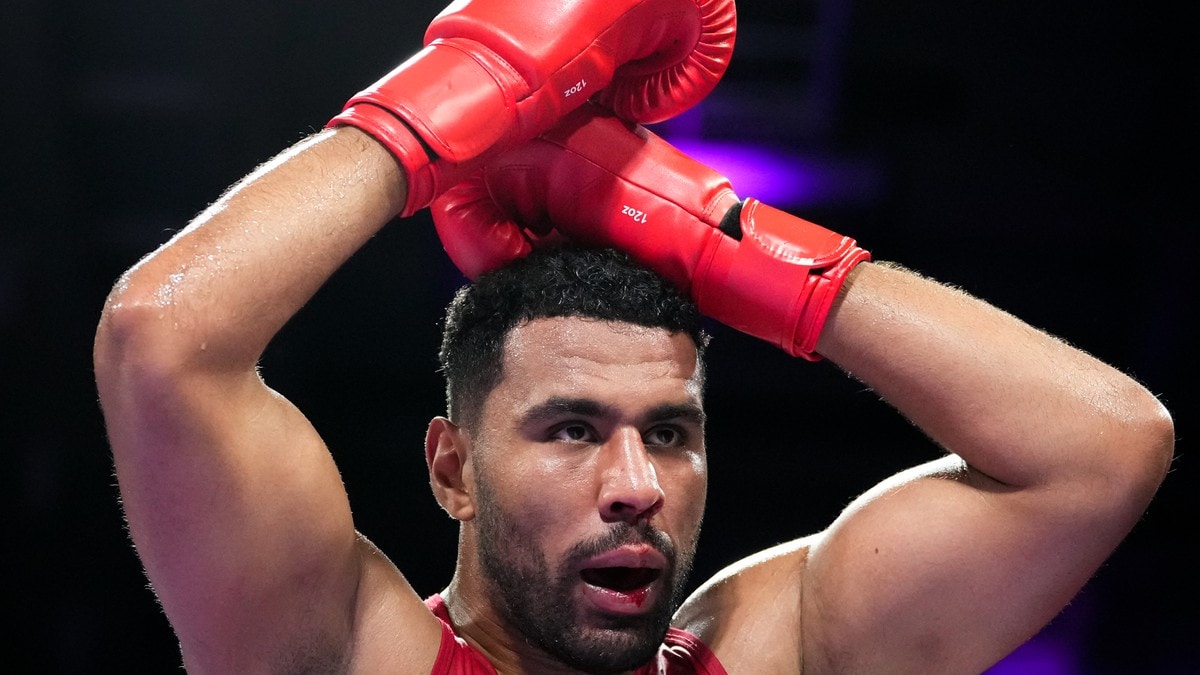 Omar Shiha til VM-kvartfinale i boksing