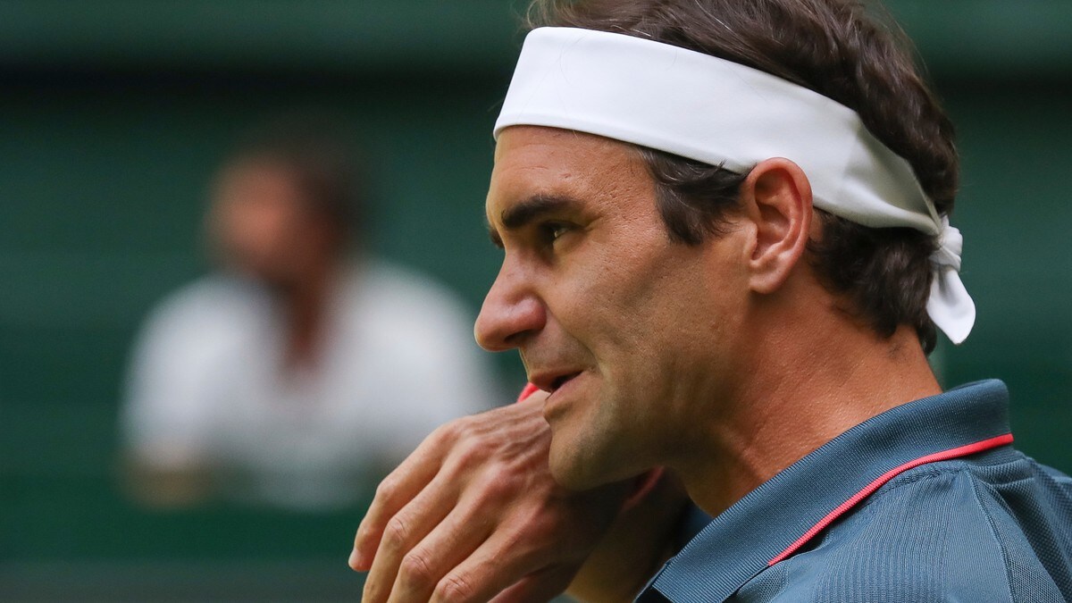 Federer slet seg videre i Wimbledon