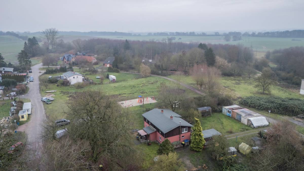 Her skammer de seg ikke over Hitler