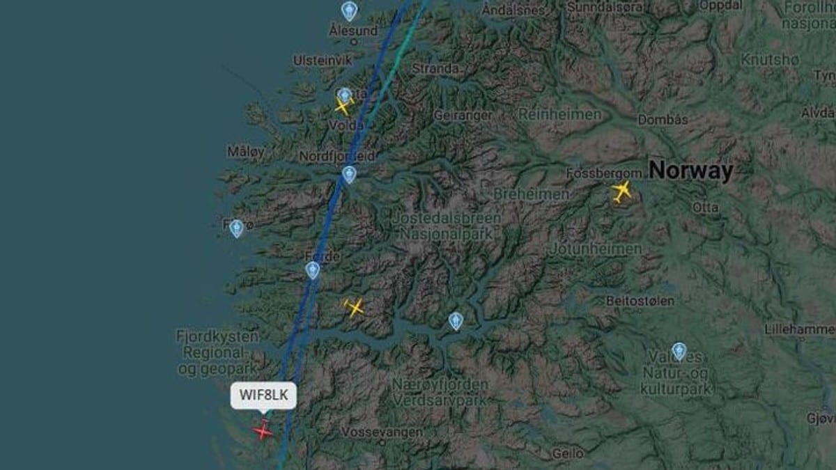 To lettare skadd etter at Widerøe-fly blei råka av turbulens