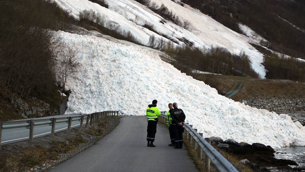 Ras Sperrer Vei I Hardanger Nrk Vestland 