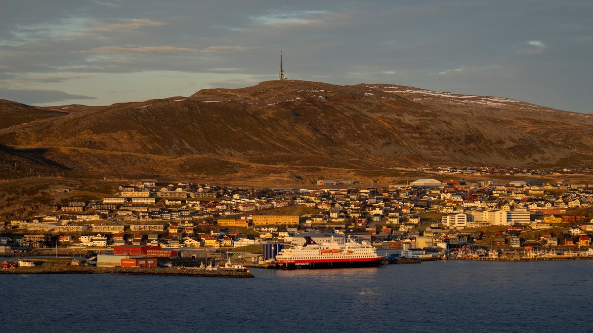 Mann funnet død i Hammerfest: Person pågrepet og siktet