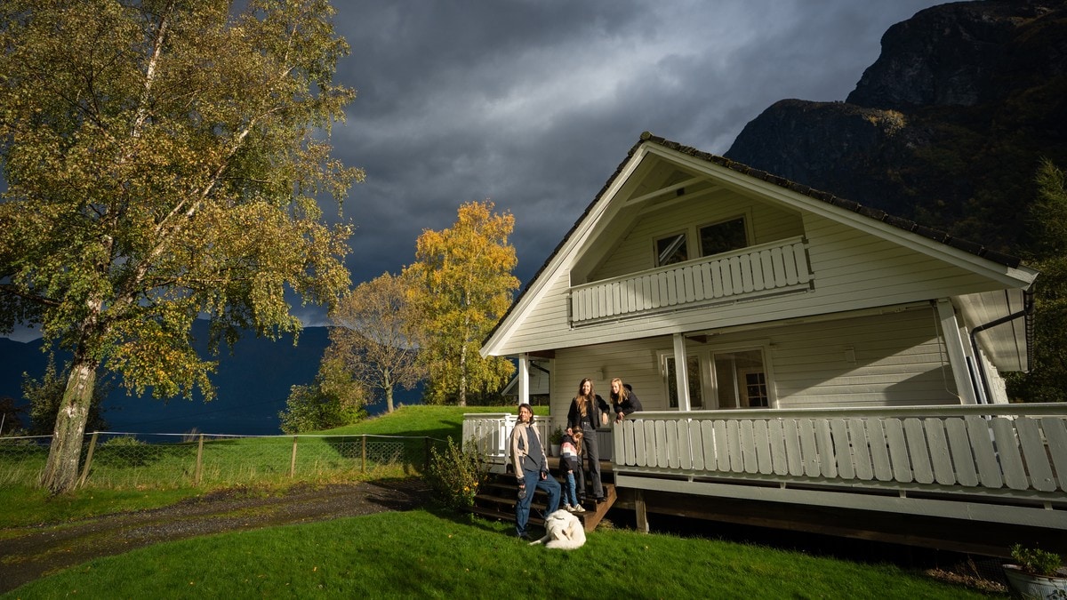 Familien fekk bu gratis i Geiranger: – Sjølvsagt vil vi bli!