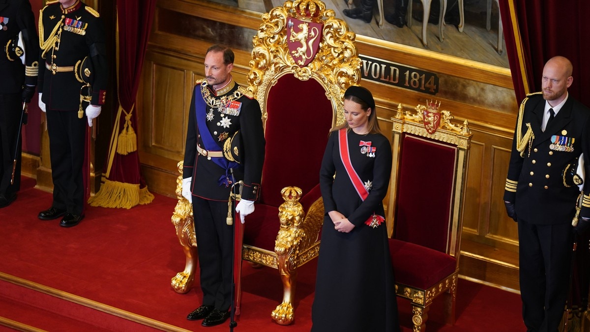 Kong Haakon avla eid – så bukka han for Stortinget