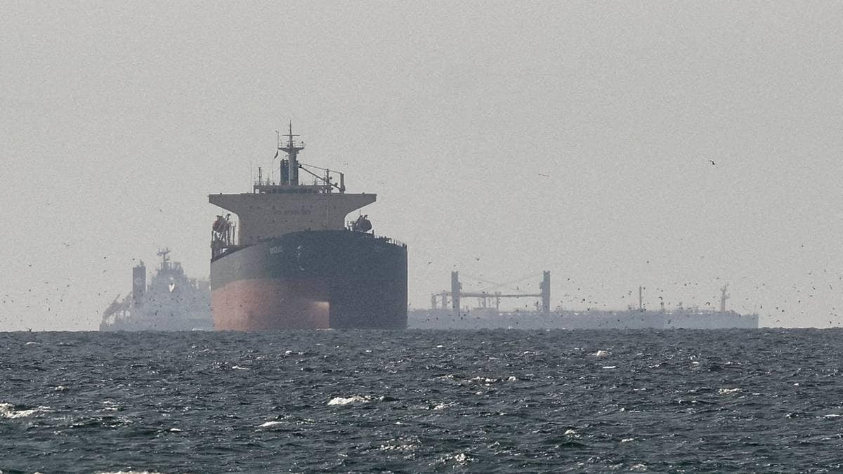 Iran vil ta bom­penger i Hormuz­stredet: – Vi er veldig negative, sier Rederi­forbundet