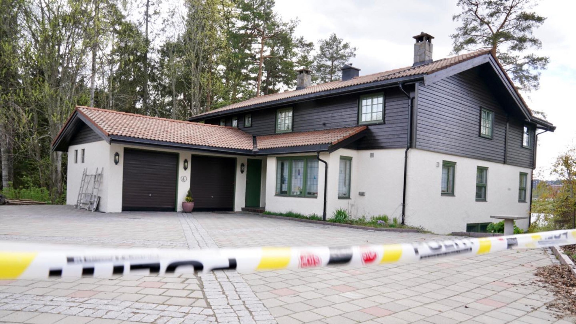 Undersøker om gjerningsmennene flyttet på mobilen til AnneElisabeth