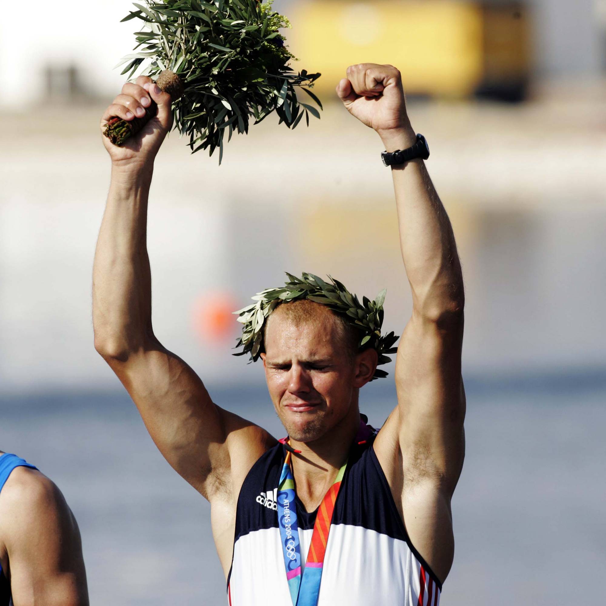 Aten, Hellas 20040821. Roing, singlesculler. 
Olaf Tufte vant Norges f�rste OL gull under OL i Aten l�rdag. Tufte var r�rt til t�rer og strigr�t under seiersseremonien.
Foto: Cornelius Poppe / SCANPIX .