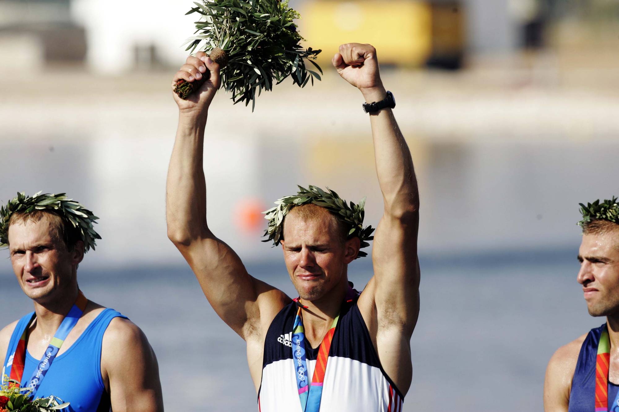 Aten, Hellas 20040821. Roing, singlesculler. 
Olaf Tufte vant Norges f�rste OL gull under OL i Aten l�rdag. Tufte var r�rt til t�rer og strigr�t under seiersseremonien.
Foto: Cornelius Poppe / SCANPIX .