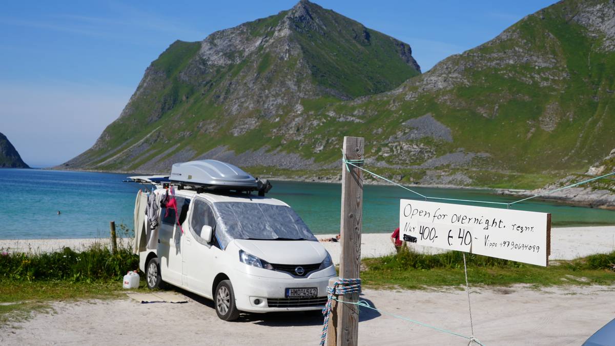 Driver ulovleg parkeringsplass: – Håpar kommunen tar til fornuft