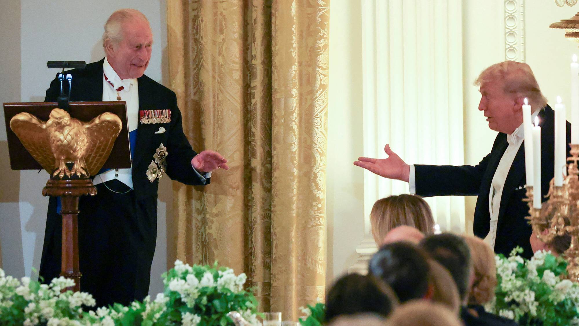 Kong Charles og president Donald Trump under gallamiddagen i Det hvite hus.