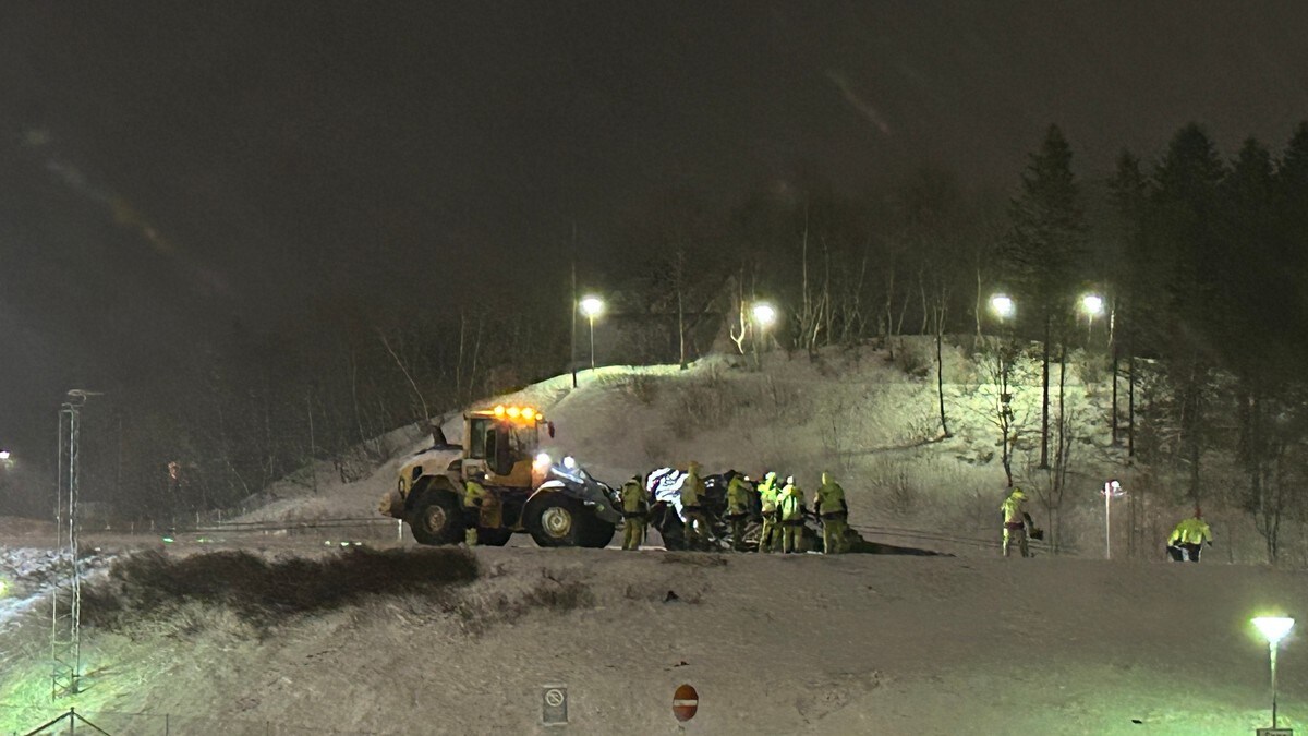 Politiet i Troms og Finnmark ber folk holde seg inne