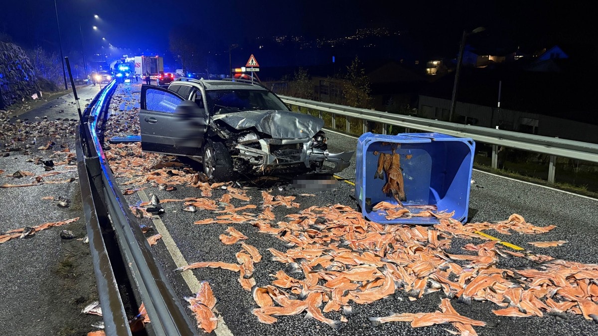 Seks personar i trafikkulukke i Førde