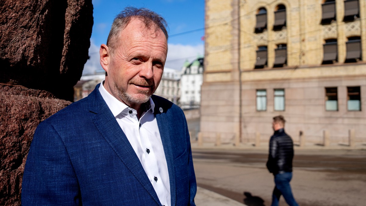 Owe Ingemann Waltherzøe går av som partileder i INP